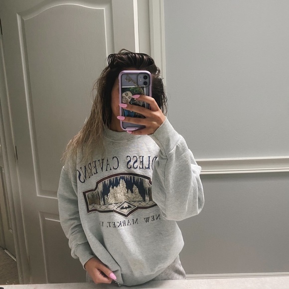 Sweaters - Grey crewneck 💫